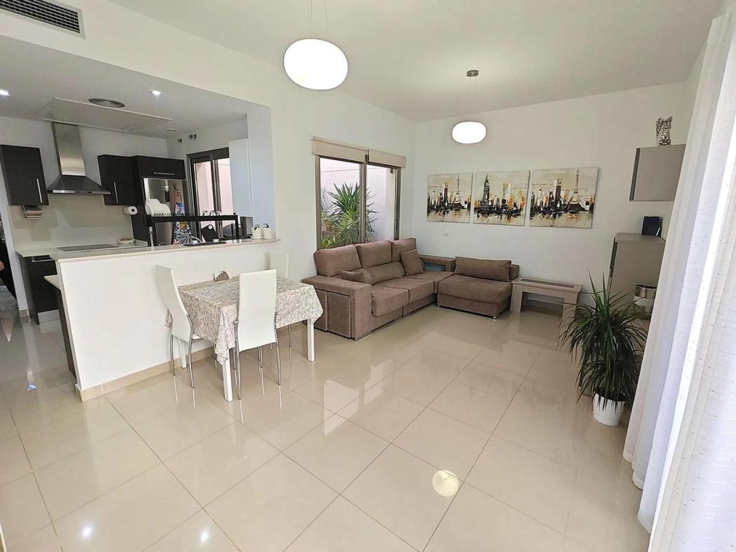 Sale of independent chalet in Calle Mar Rizada, Orihuela
photo 4
