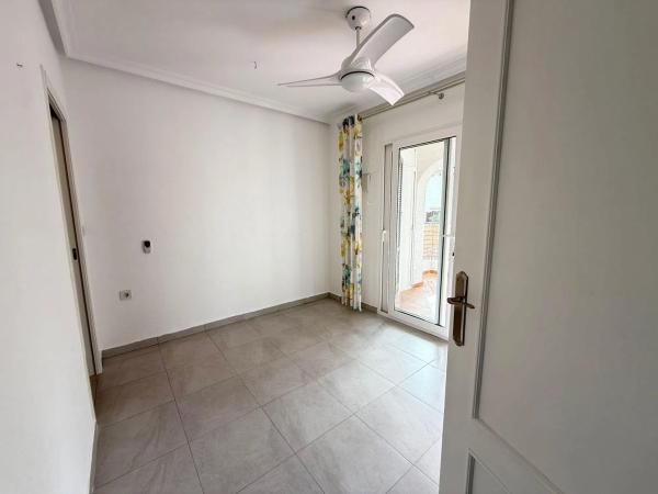 Venta de piso en Calle el Poniente, 193, Orihuela
thumbnail 1