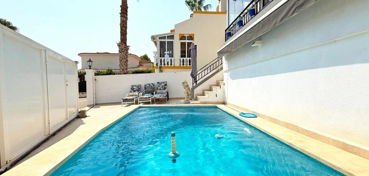 Продажа отдельного шале в  Calle Tramontana s/n, Ориуэла photo 5