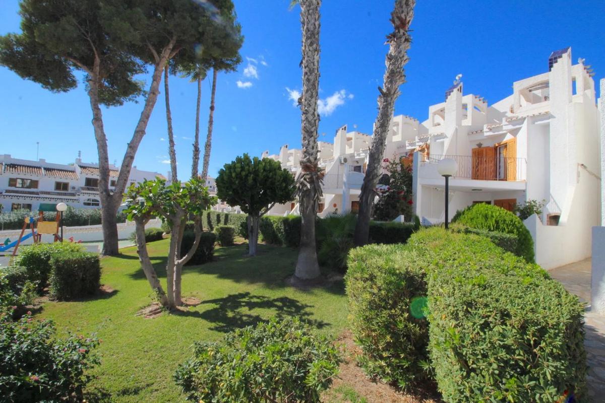 Sprzedaż szeregowego domku w  Urbanizacion Residencial Cristalmar, 364 , Orihuela photo 3