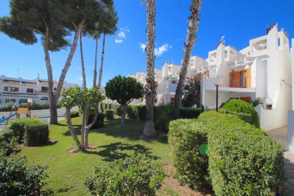 Chalet adosado en venta en  Urbanizacion Residencial Cristalmar, 364 , Orihuela photo 3