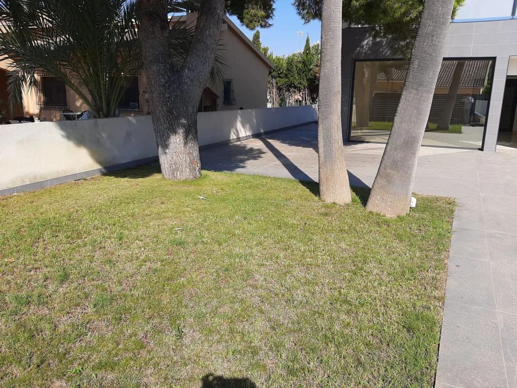 Sale of independent chalet in Barrio Campoamor, Orihuela
photo 4