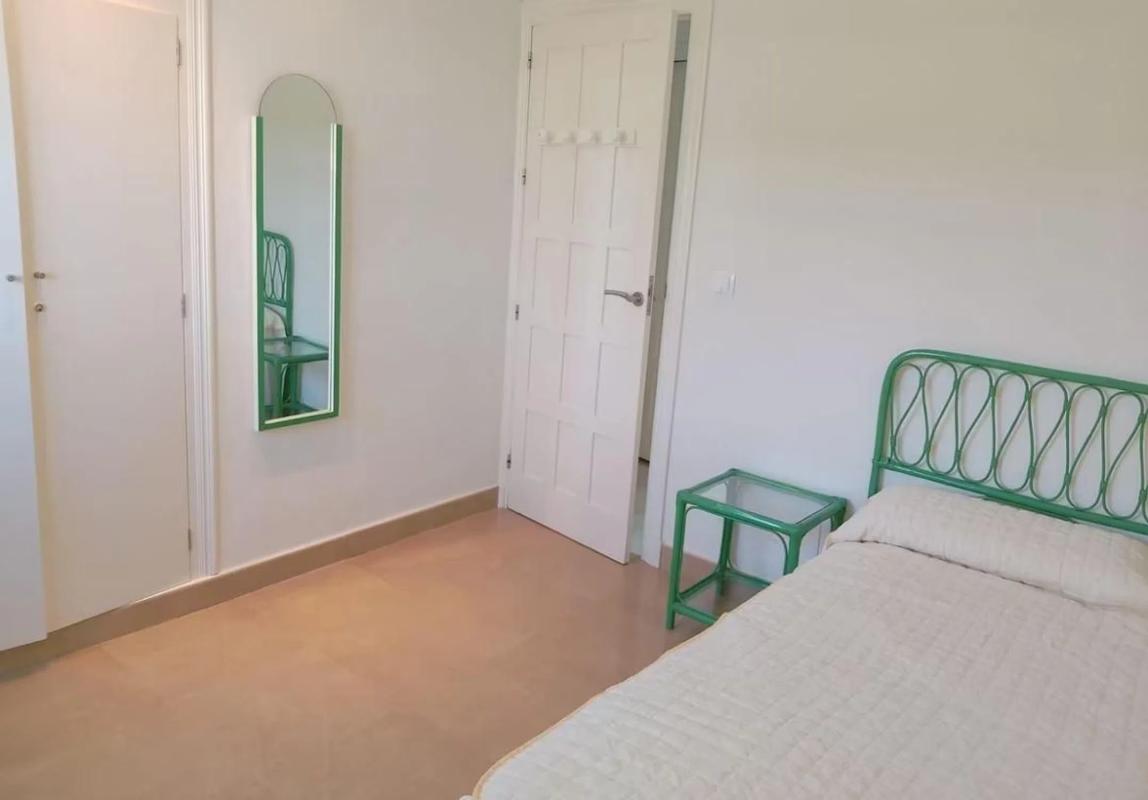 Sale of independent chalet in Ronda de Garcilaso de la Vega, Orihuela
 photo 5