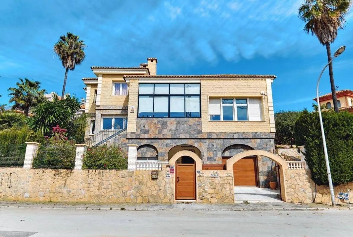 Продажа отдельного шале в Calle Juan Ramon Jimenez, Ориуэла photo 3