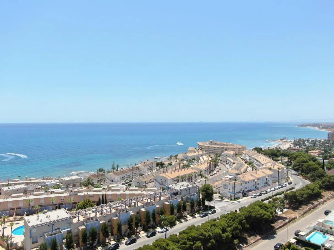 Sale of independent chalet in Calle Ana María Matute, 19, Orihuela
 photo 2