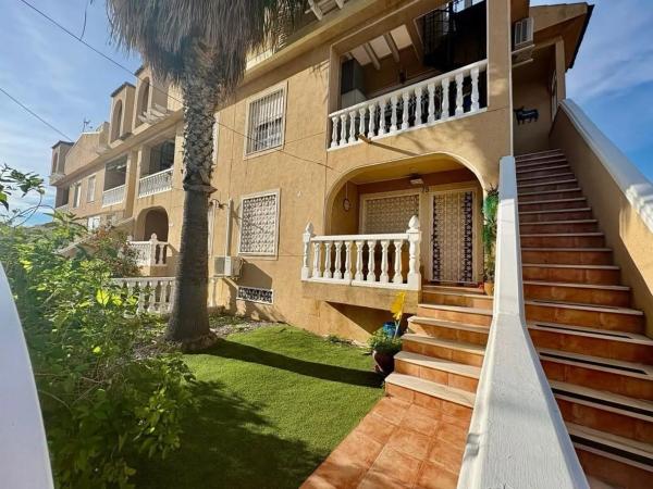 Chalet independiente en venta en Barrio Horizonte - La Campana, Orihuela
photo 1