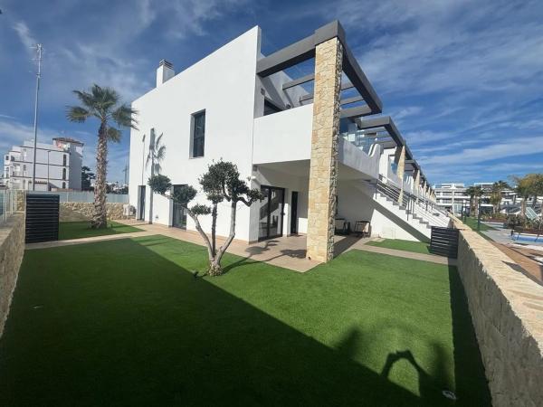 Sprzedaż mieszkania w Urbanització Pau 20 Villa Rosa Camp, Orihuela
thumbnail 1