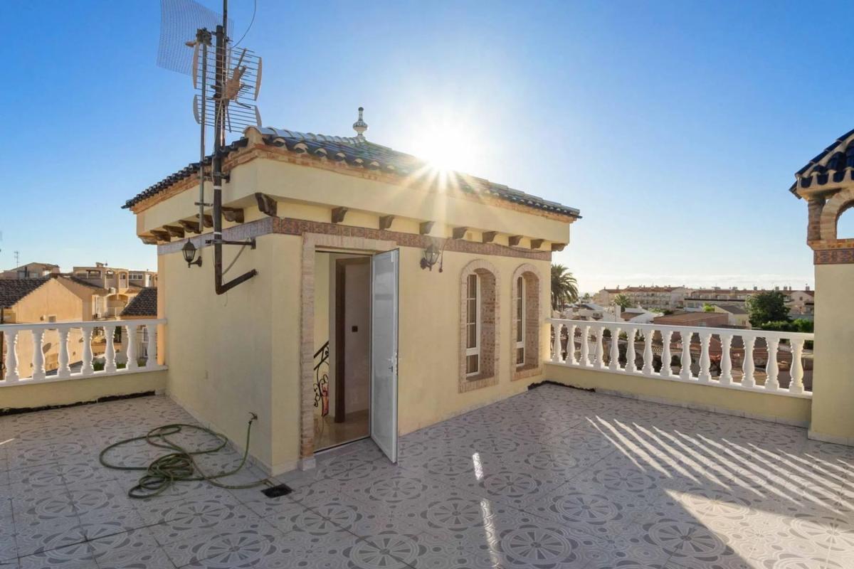 Продажа отдельного шале в Barrio La Chismosa, Ориуэла photo 5