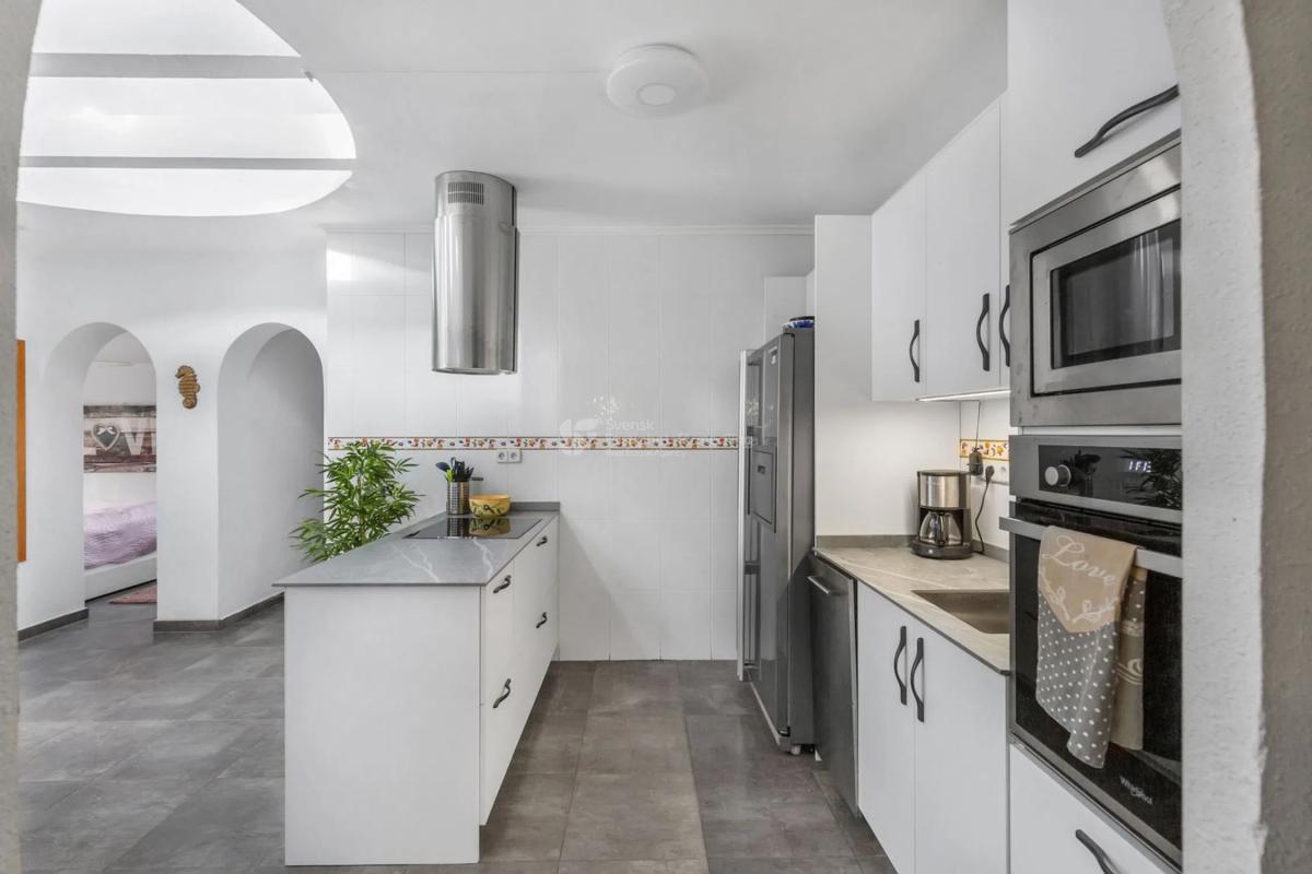 Properties for sale and rent in Spain photo 3
