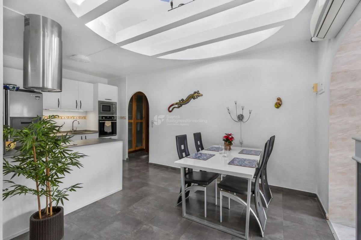 Properties for sale and rent in Spain photo 5