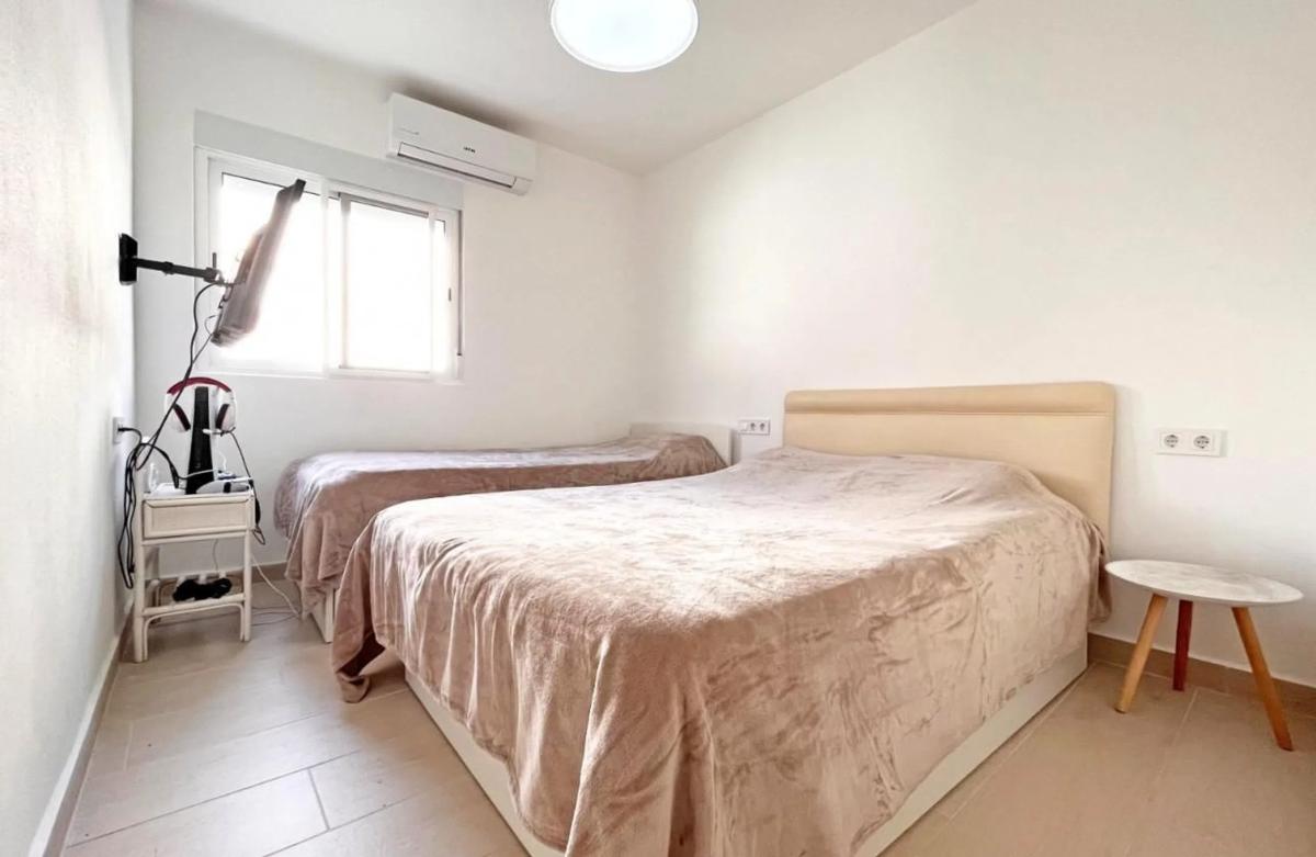 Sale of independent chalet in Barrio La Chismosa, Orihuela
 photo 3