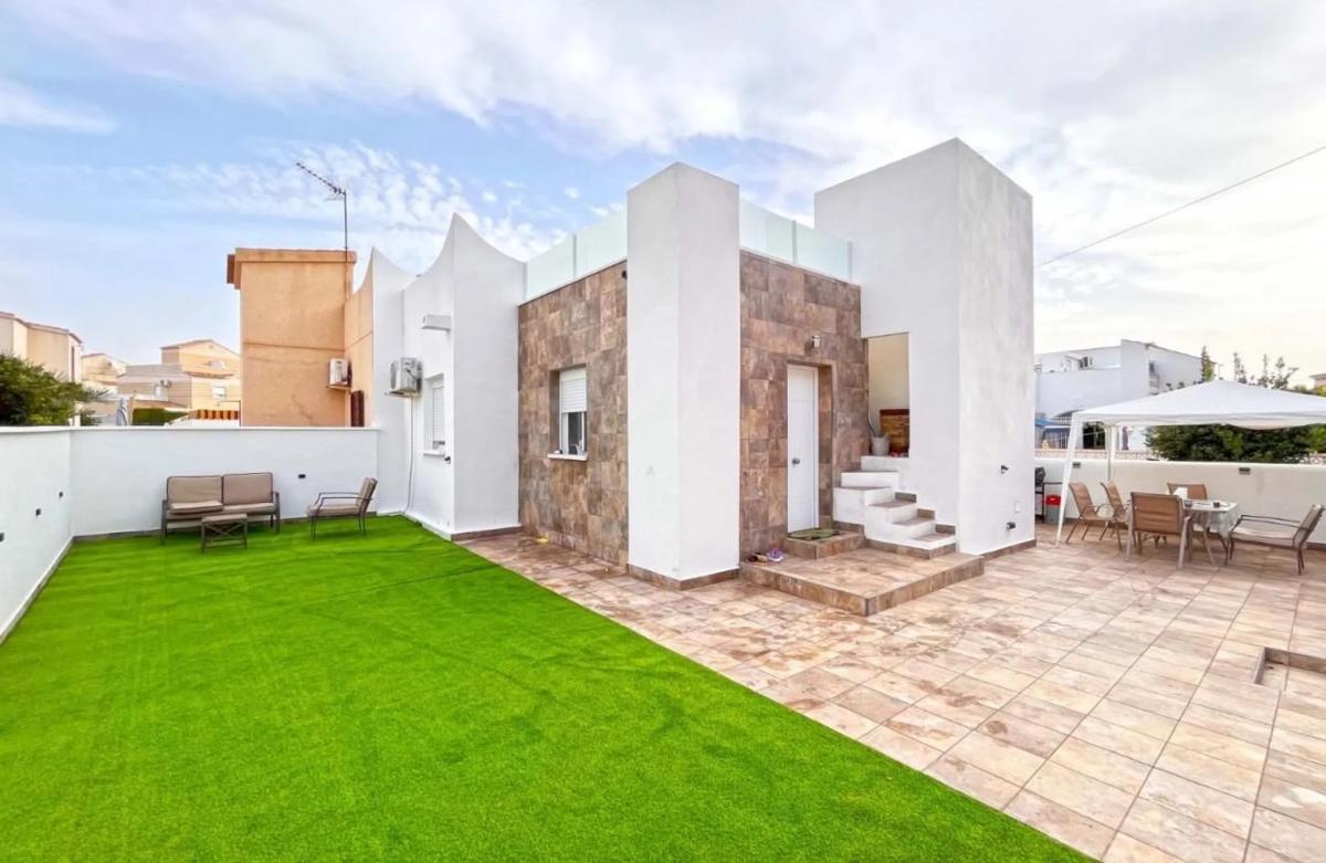 Sale of independent chalet in Barrio La Chismosa, Orihuela
 photo 5