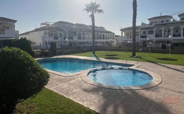 Independent chalet for sale in Barrio La Ciñuelica - Villa Rosa, Orihuela
 photo 1