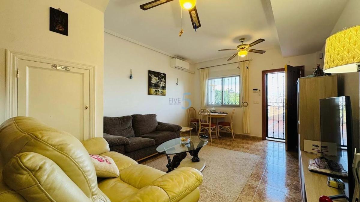 Sale of independent chalet in Barrio La Ciñuelica - Villa Rosa, Orihuela
 photo 4