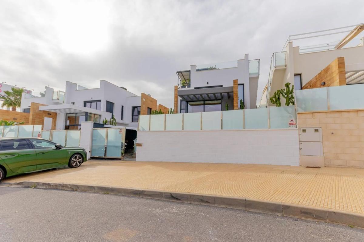 Venta de chalet independiente en Polígono A-2 la Regía Oeste, Orihuela
photo 2