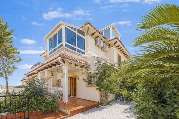 Independent chalet for sale in Barrio La Regia, Orihuela
 photo 2