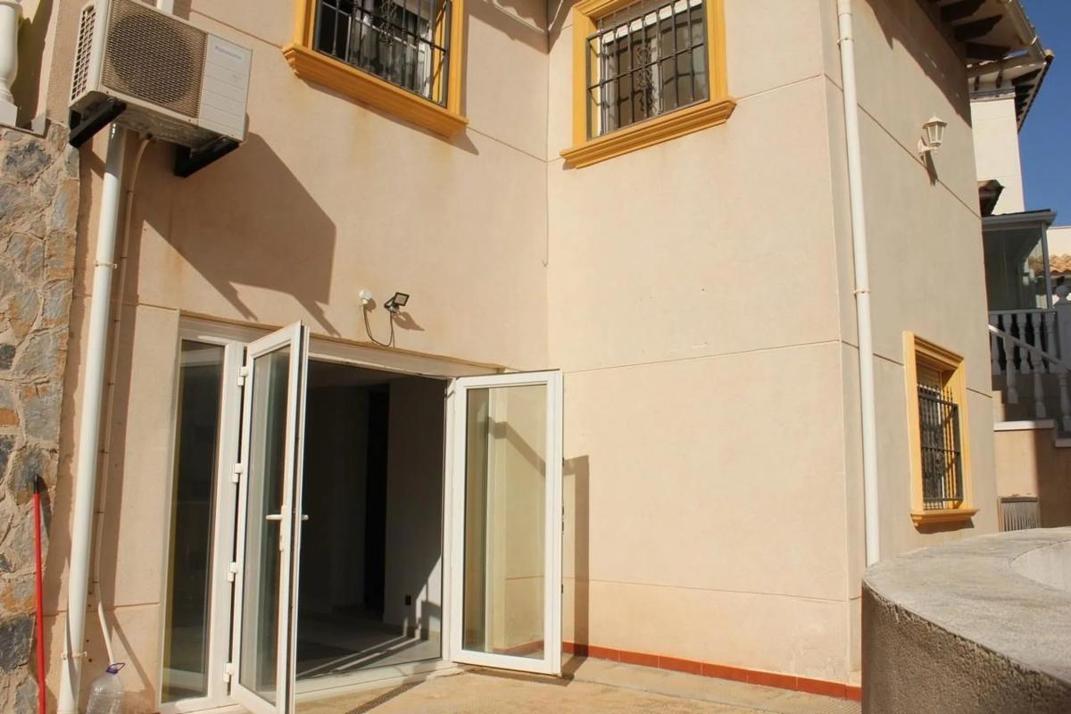 Sprzedaż niezależnego domku jednorodzinnego w Barrio La Zenia, Orihuela photo 3