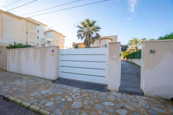 Independent chalet for sale in Calle Violetas s/n, Orihuela
 photo 1