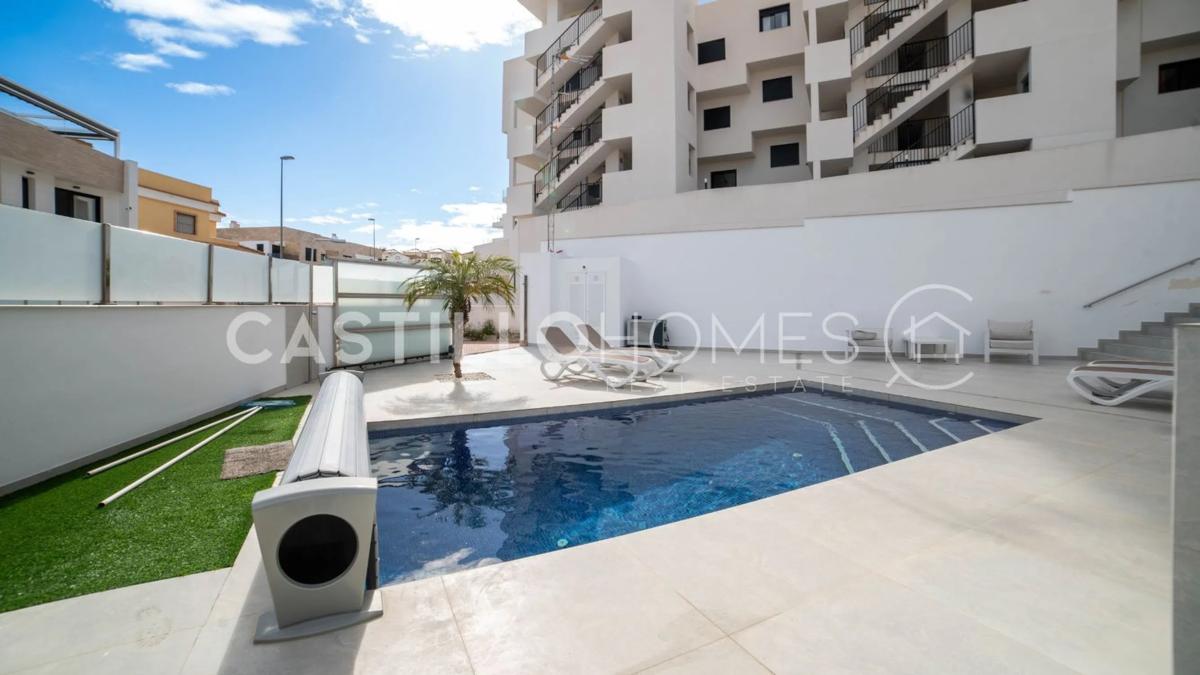 Sprzedaż niezależnego domku jednorodzinnego w Calle Puig Mayor, 4, Orihuela photo 1