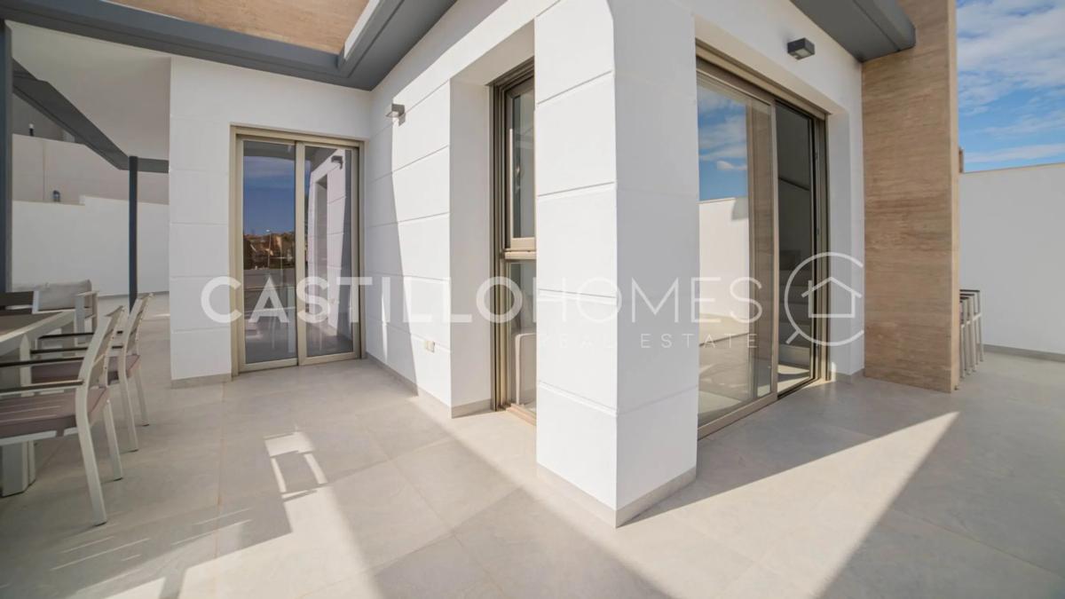 Sprzedaż niezależnego domku jednorodzinnego w Calle Puig Mayor, 4, Orihuela photo 2