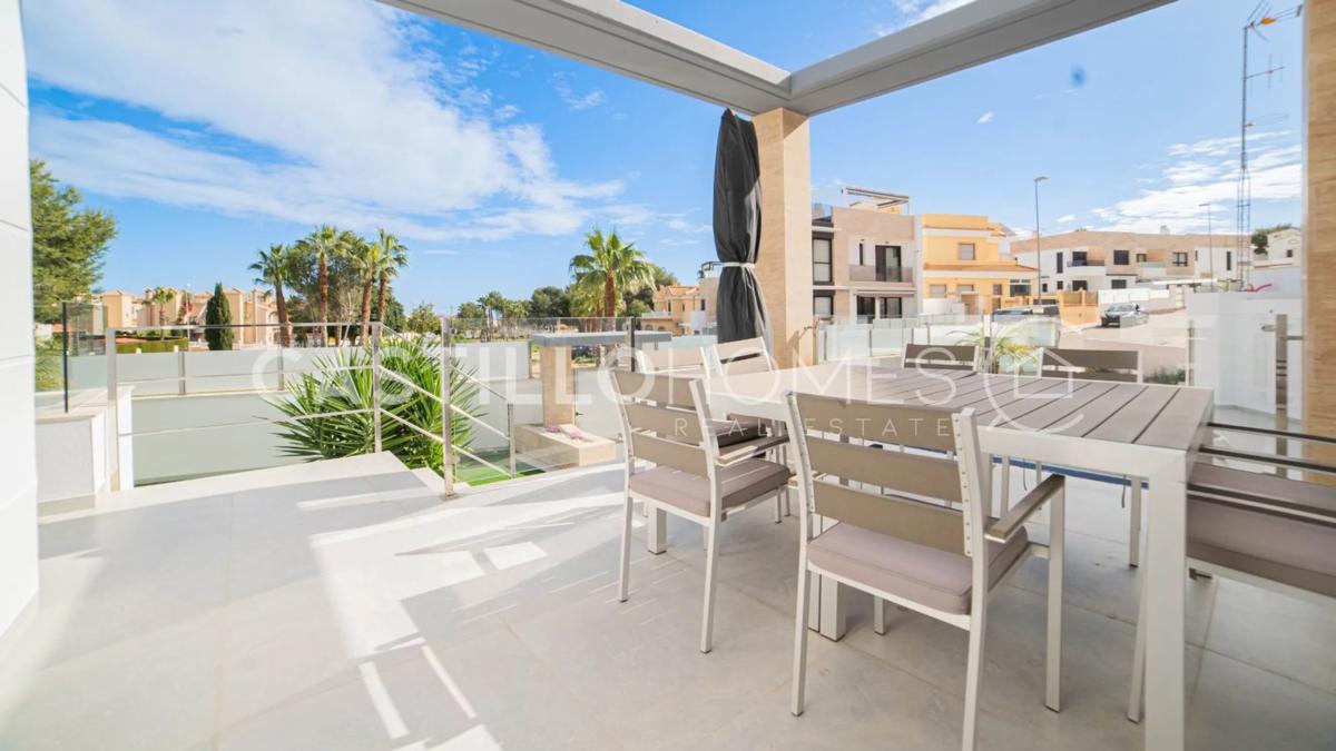 Sprzedaż niezależnego domku jednorodzinnego w Calle Puig Mayor, 4, Orihuela photo 4