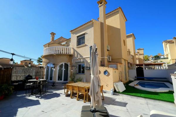 Chalet adosado en venta en  Barrio Las Filipinas , Orihuela photo 1