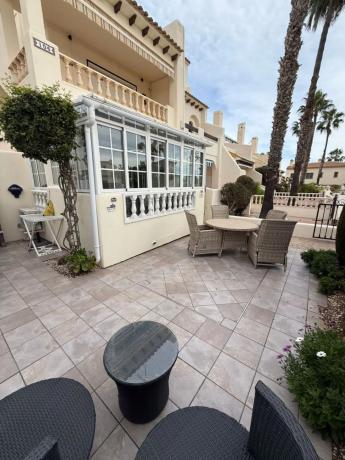 Chalet adosado en venta en  Calle Anfora, 107 , Orihuela photo 3
