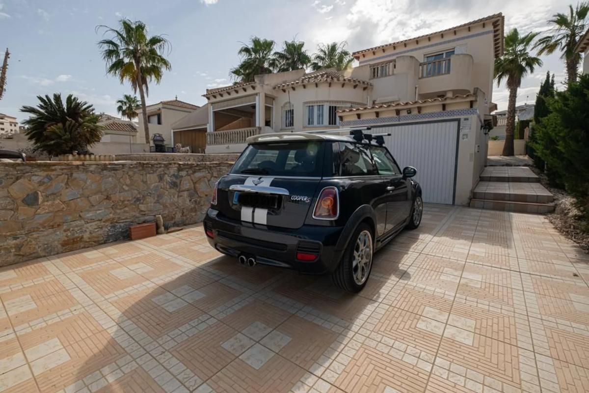 Sale of independent chalet in Barrio Las Ramblas, Orihuela
photo 4