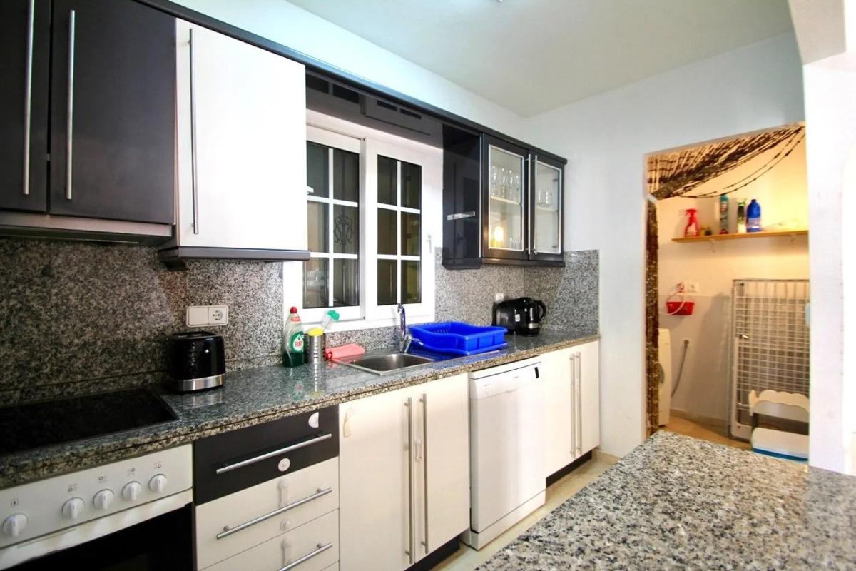 Sale of independent chalet in Avenida Ramblas de Oleza, Orihuela
 photo 3
