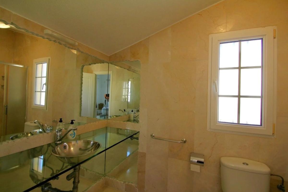 Sale of independent chalet in Avenida Ramblas de Oleza, Orihuela
 photo 5