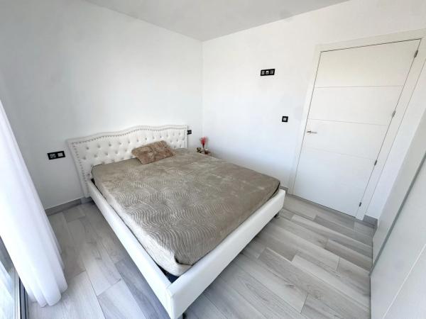 Independent chalet for sale in Calle Cabo Finisterre, 14, Orihuela
 photo 1