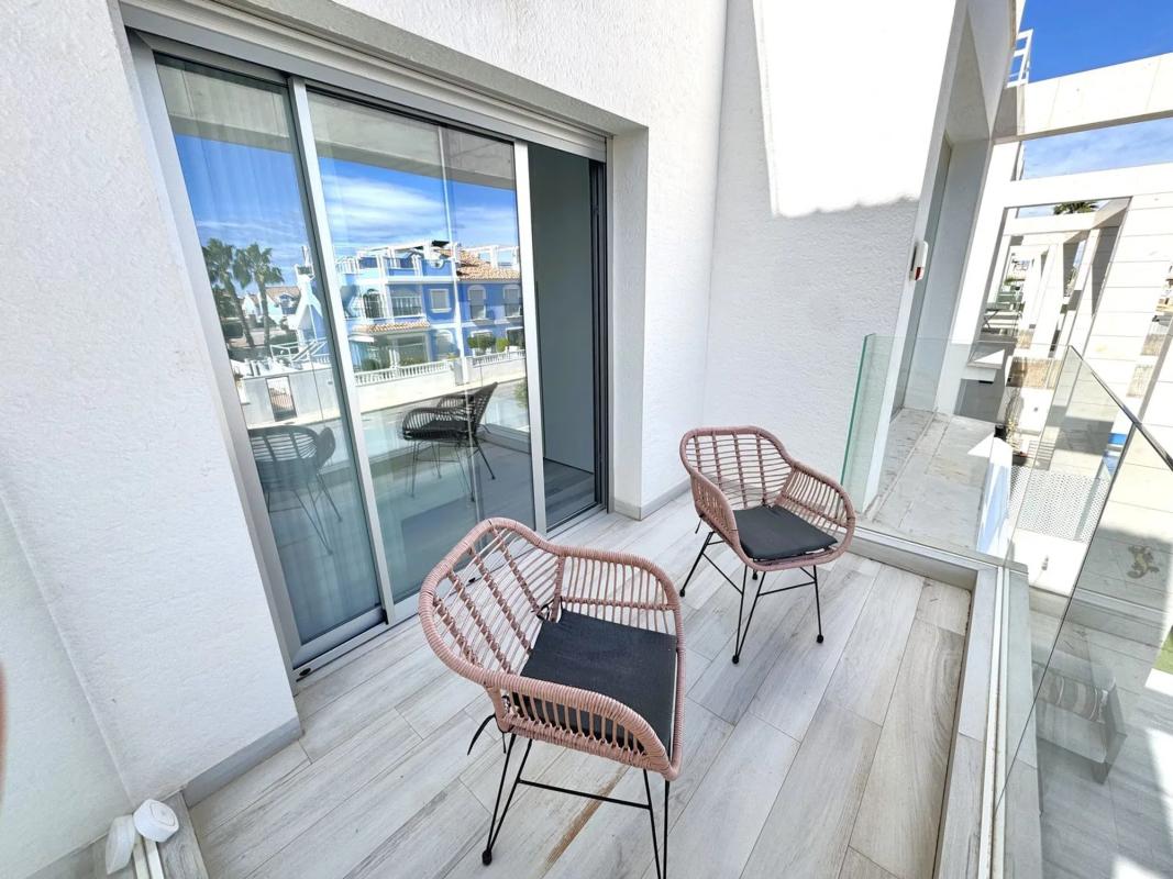 Sale of independent chalet in Calle Cabo Finisterre, 14, Orihuela
 photo 5