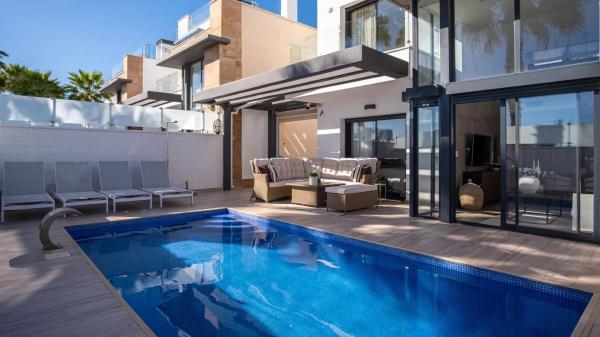 Independent chalet for sale in Calle Cabo de Peñas, 5, Orihuela
 photo 1