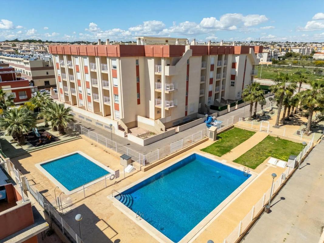 Venta de piso en Barrio Lomas de Cabo Roig, Orihuela
photo 2