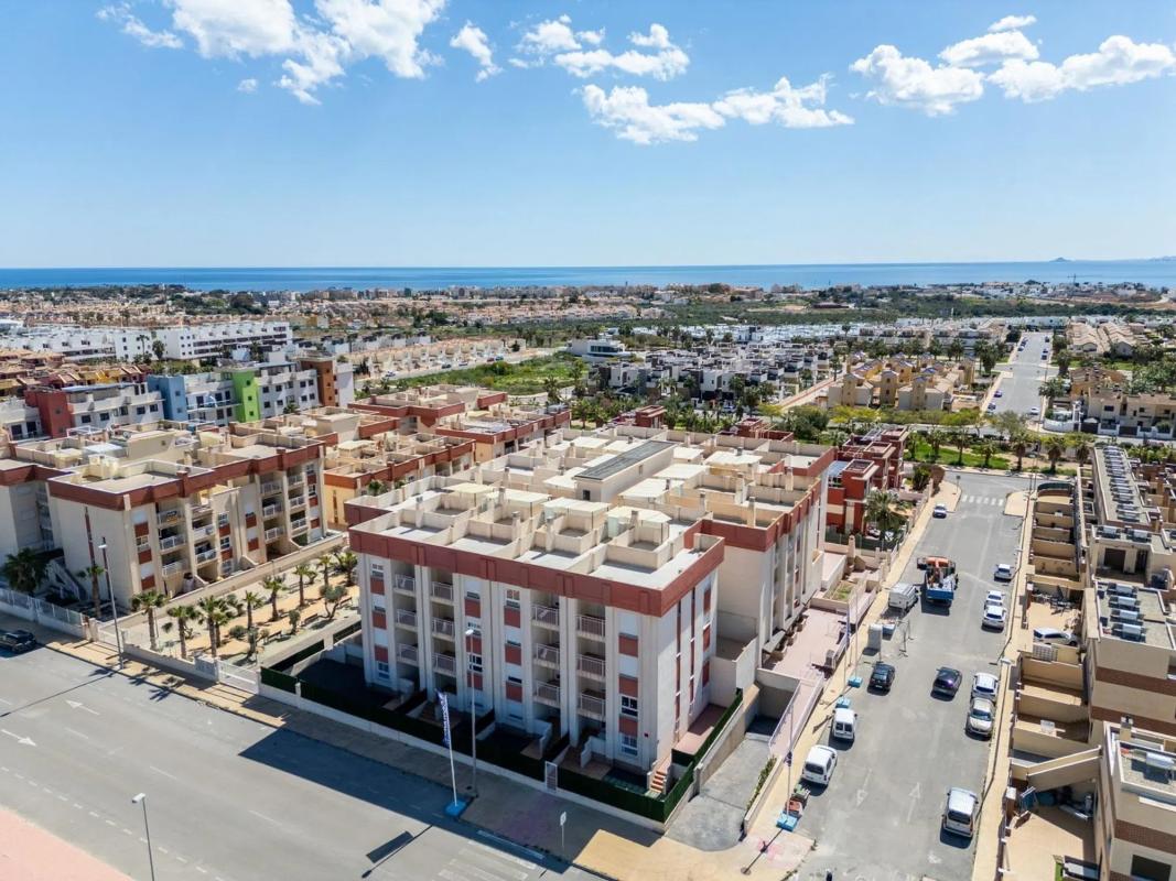 Venta de piso en Barrio Lomas de Cabo Roig, Orihuela
photo 4