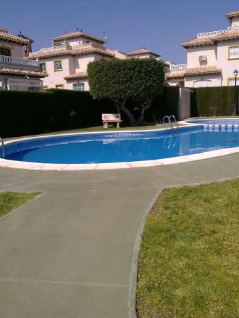 Chalet adosado en venta en  Calle Castillo de la Mola, 2 , Orihuela photo 1