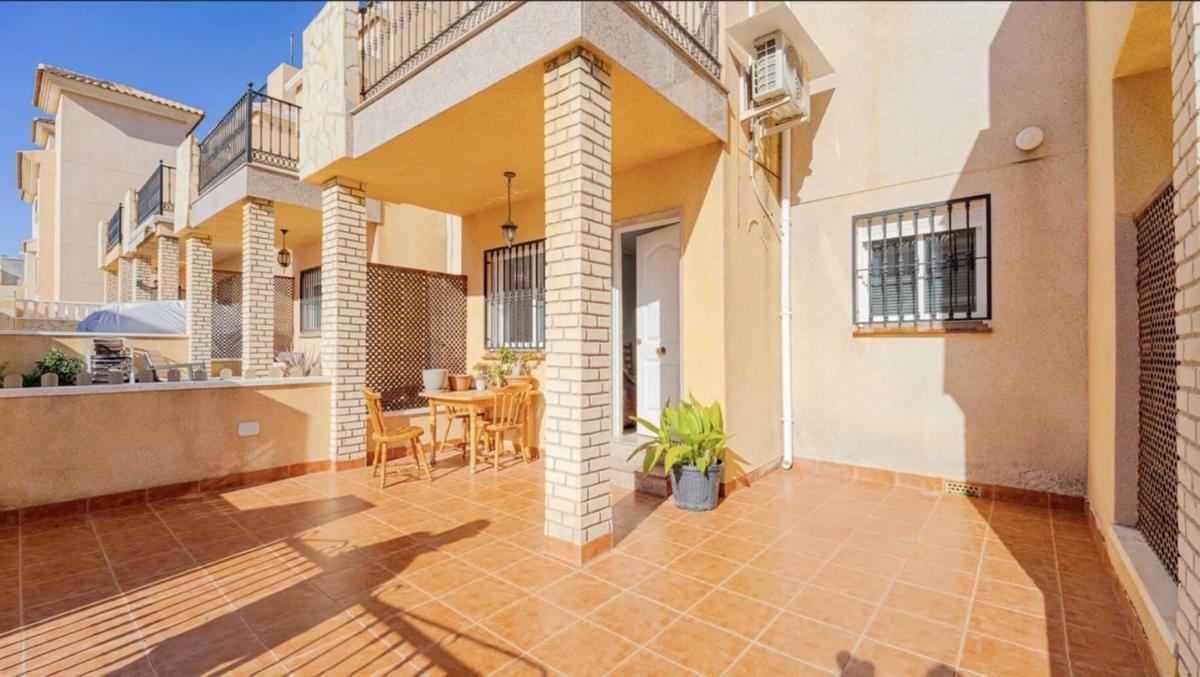 Продажа таунхауса в  Calle Trepadora , Ориуэла photo 2