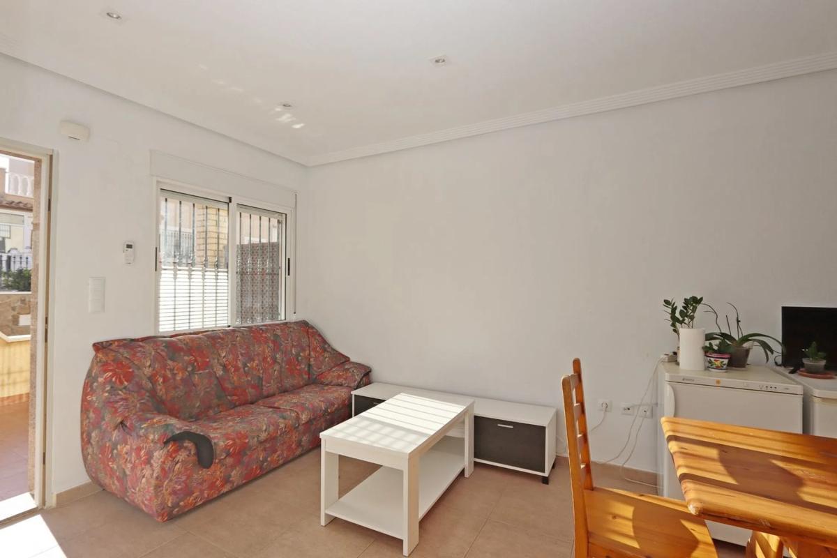 Sale of townhouse in  Calle Rosa , Orihuela photo 3
