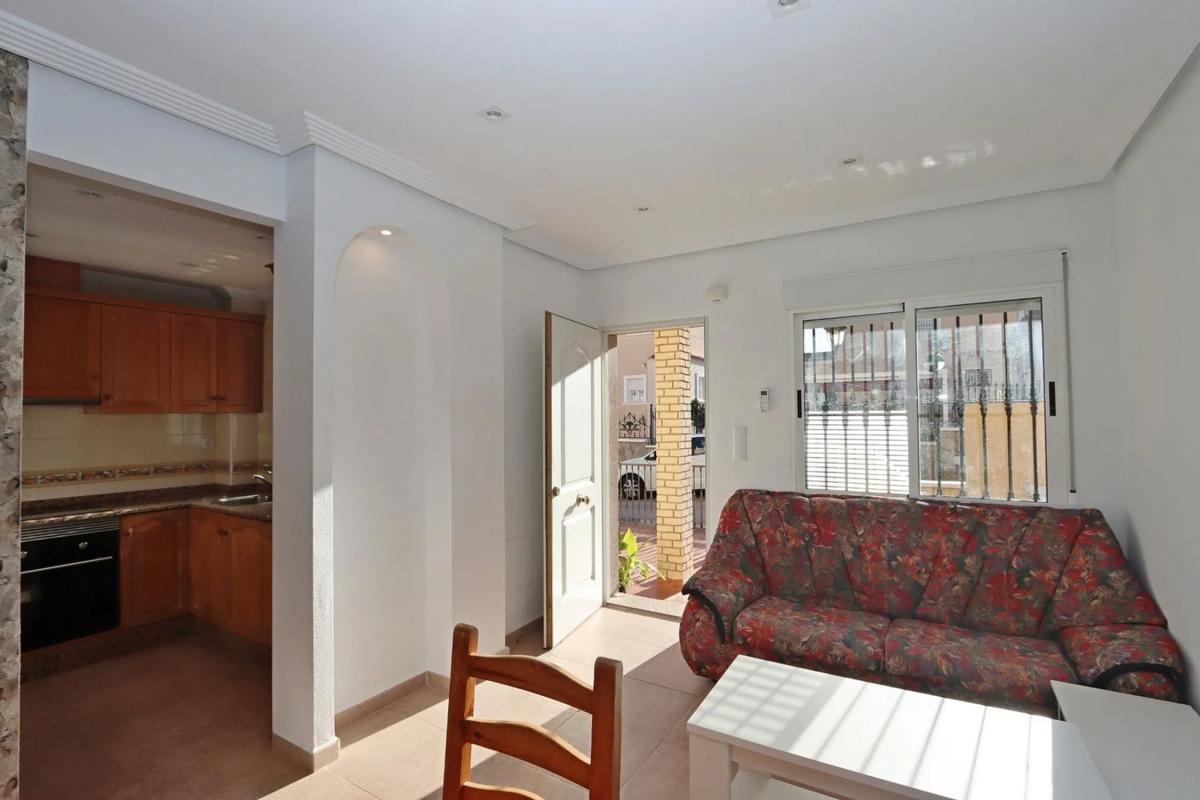 Sale of townhouse in  Calle Rosa , Orihuela photo 4
