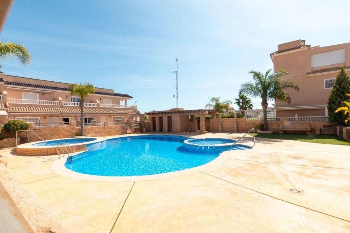 Venta de piso en Calle Algarrobo, Orihuela
 photo 2