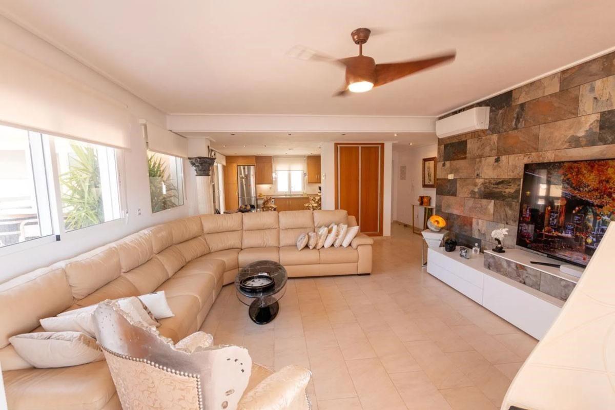 Venta de piso en Calle Algarrobo, Orihuela
 photo 3