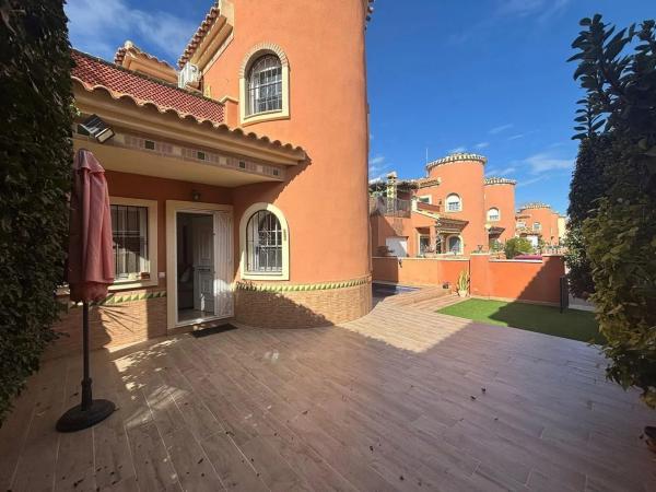Independent chalet for sale in Barrio Playa Flamenca, Orihuela
photo 1
