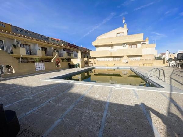 Dom szeregowy na sprzedaż w Calle Nicolás de Bussi , Orihuela photo 1