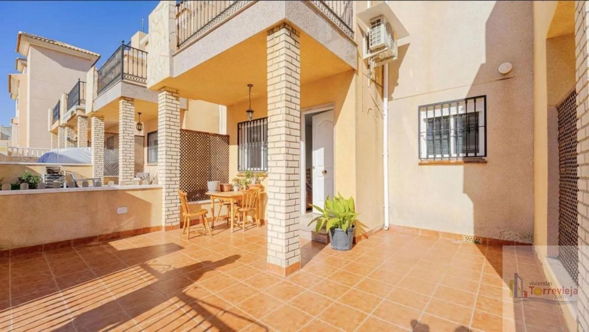 Sprzedaż niezależnego domku jednorodzinnego w Barrio Playa Flamenca, Orihuela photo 4