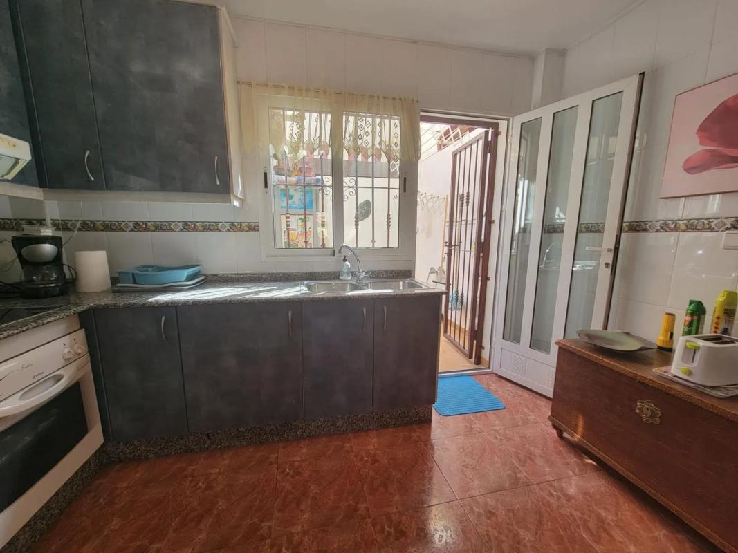 Sale of independent chalet in Barrio Playa Flamenca, Orihuela
 photo 2