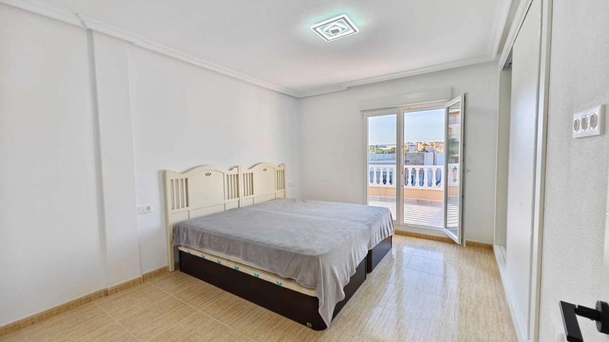 Venta de chalet independiente en Calle Bidasoa, 1, Orihuela
photo 1