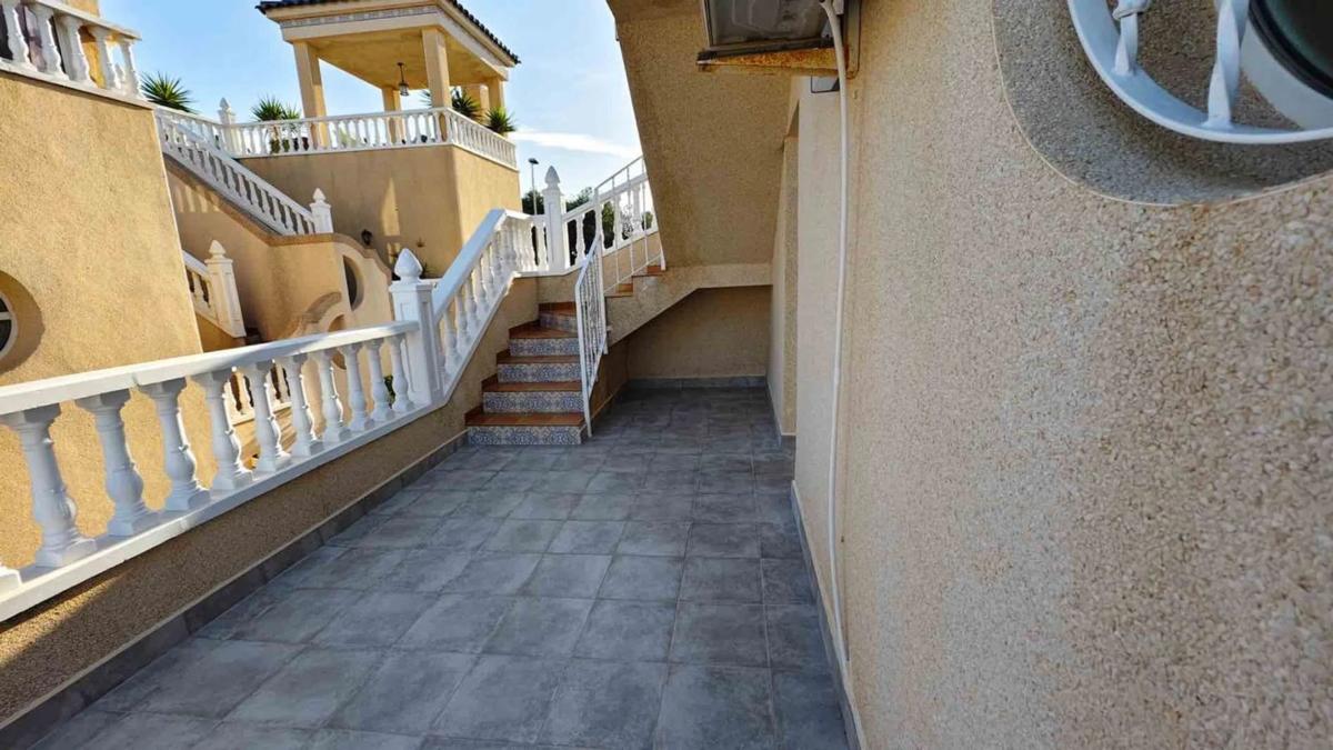 Venta de chalet independiente en Calle Bidasoa, 1, Orihuela
photo 4
