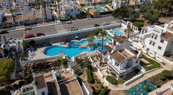 Venta de piso en Barrio Villamartín, Orihuela
 photo 1