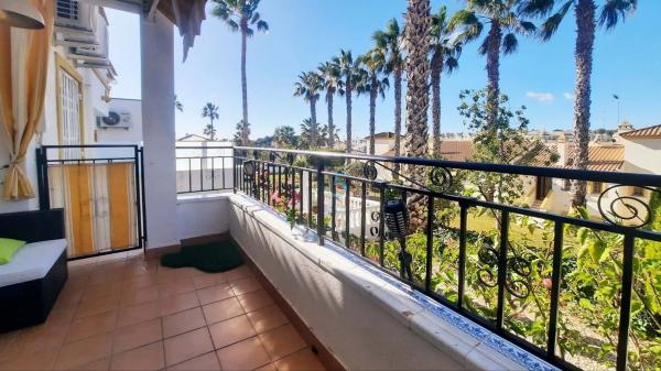 Chalet independiente en venta en Barrio Villamartín, Orihuela
 photo 3