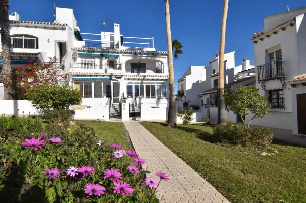 Chalet adosado en venta en  Barrio Villamartín , Orihuela photo 1